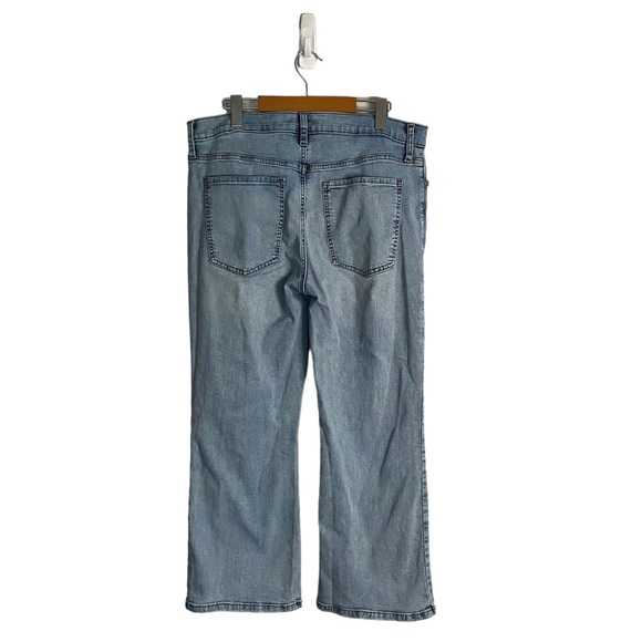 Banana Republic Women's High Rise Cropped Light Wash Boot Jean - Picture 8 of 11